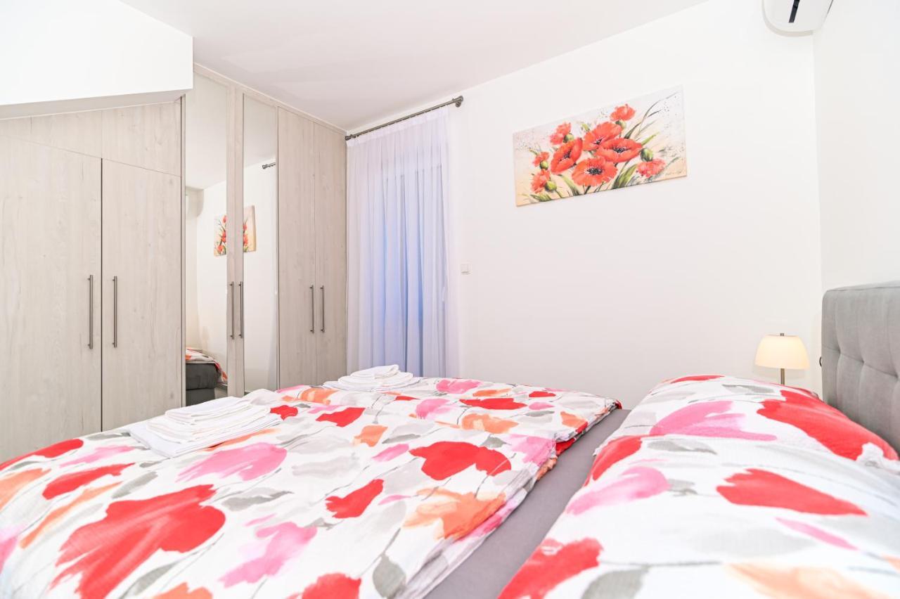 Luxury Apartment With Swimming Pool Ana Trogir Kültér fotó